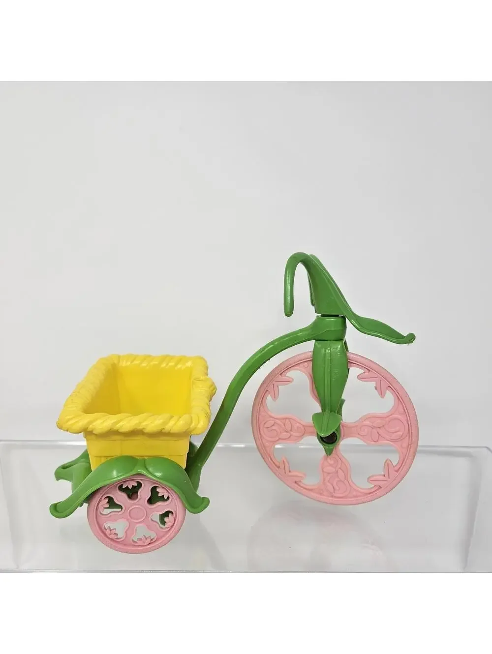 2 Vntg Kenner Strawberry Shortcake Berry Cycle Tricycles 1 With Seat, 1 Without
